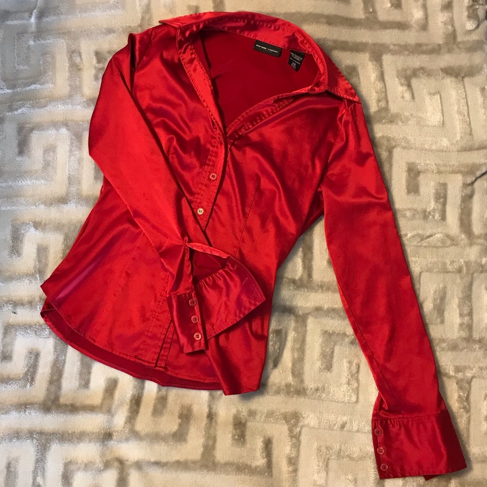 New York & Co Red Button Top